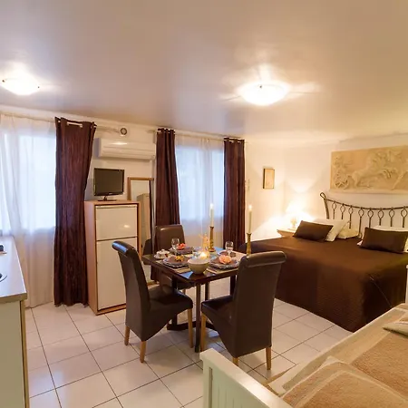 Atrium Augusta * Fréjus