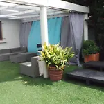 לינה וארוחת בוקר Atrium Augusta