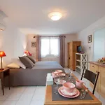 Atrium Augusta לינה וארוחת בוקר *
