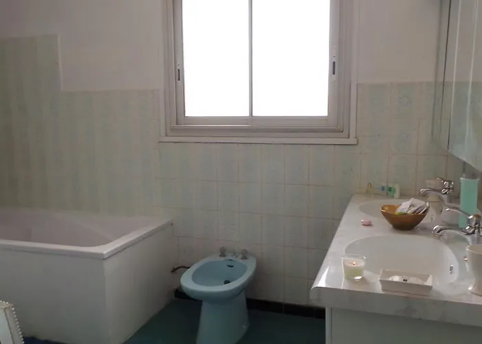 Atrium Augusta Alojamento de Acomodação e Pequeno-almoço Fréjus